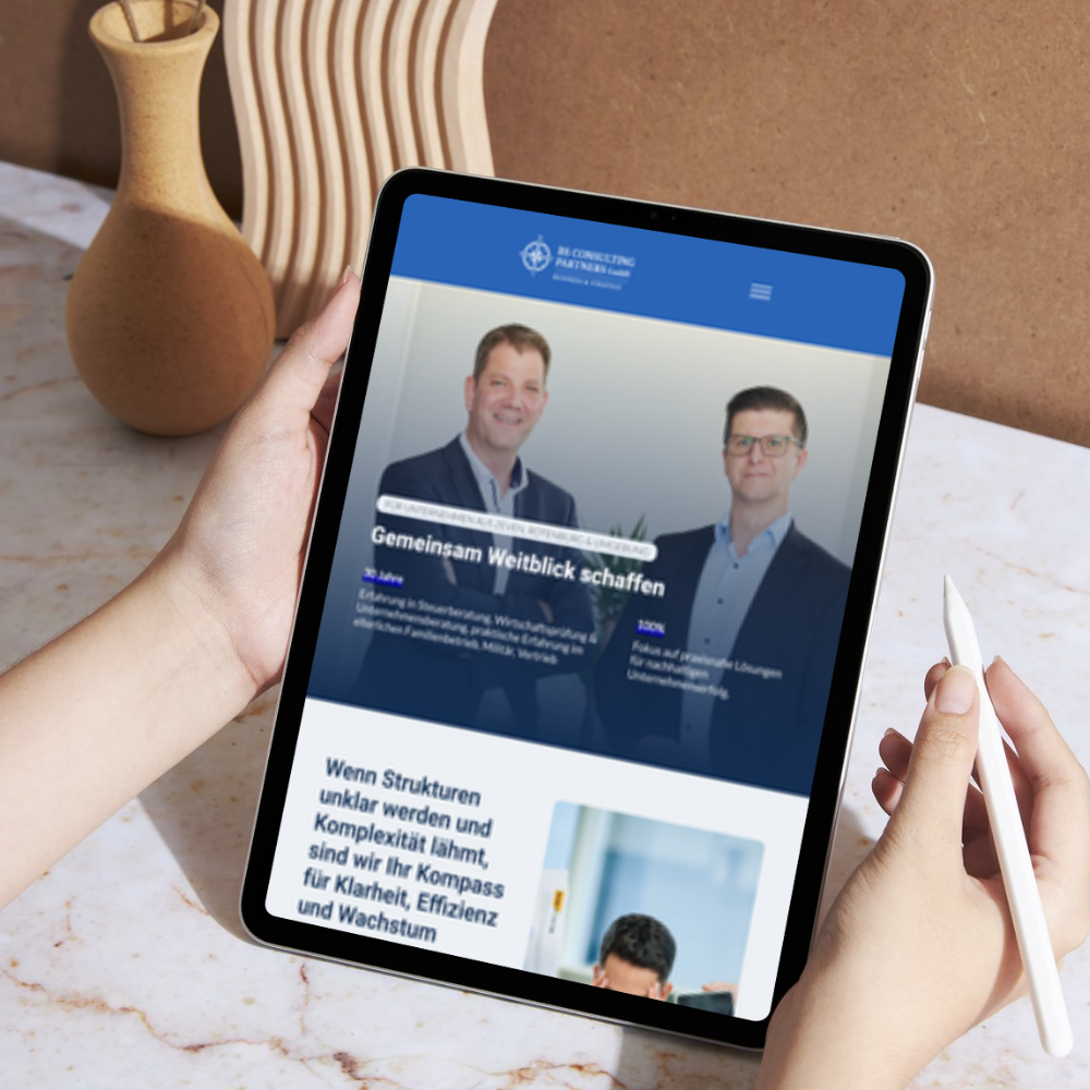 Website Carmen Moosmann auf dem Laptop