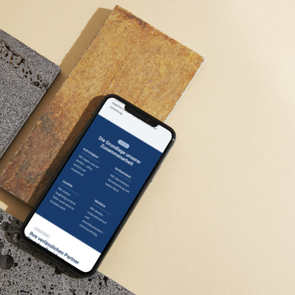 Website Carmen Moosmann auf dem Handy